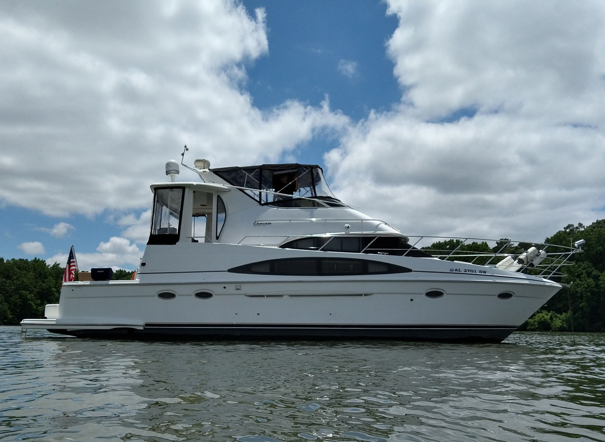 Image of 2001 Carver 444 CPMY