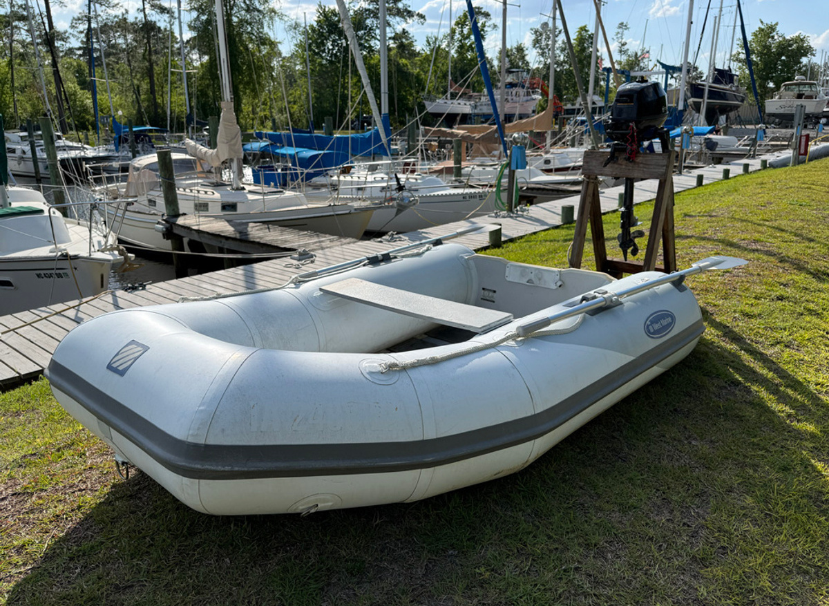 Image of Hypalon Inflatable Dinghy + Tohatsu 3.5hp 4-Stroke