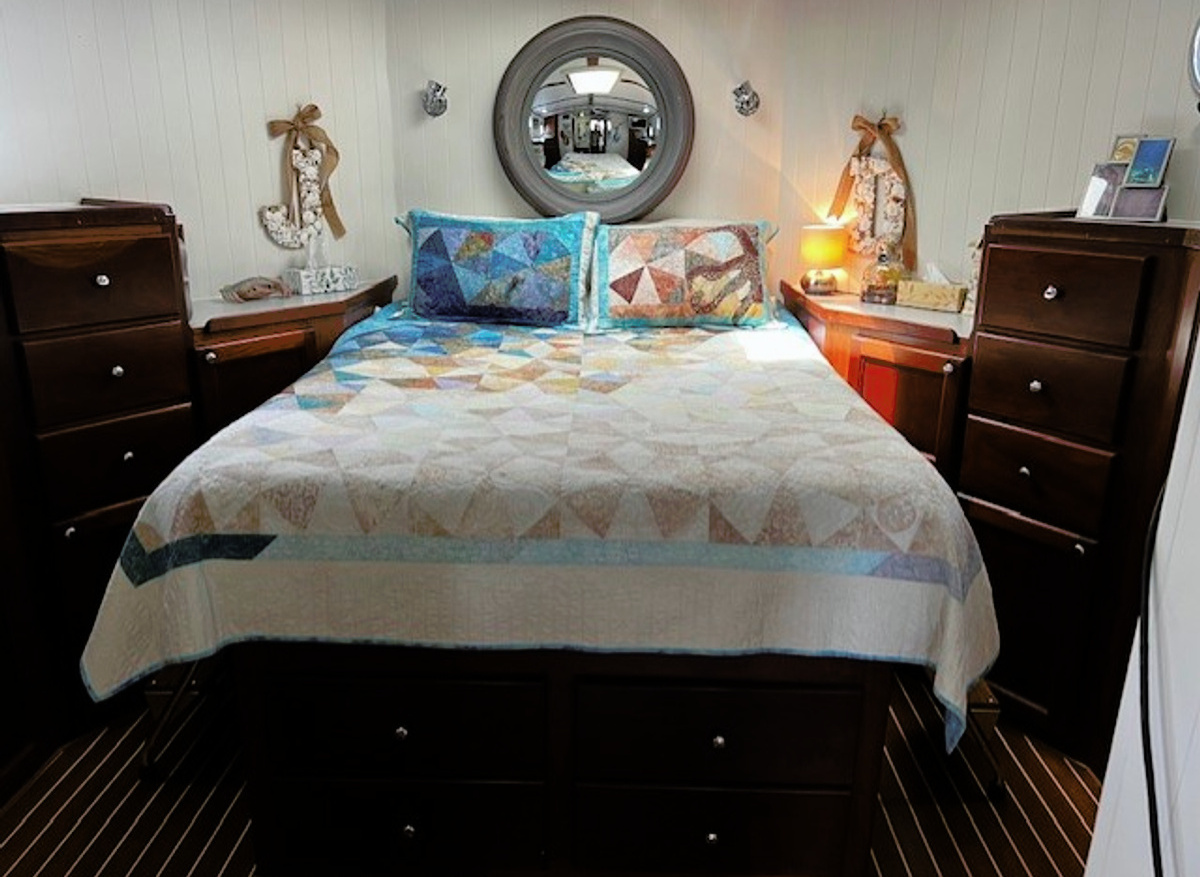 master bed.jpg 1