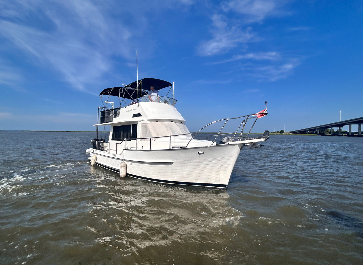 Image of 2009 Integrity 346 ES