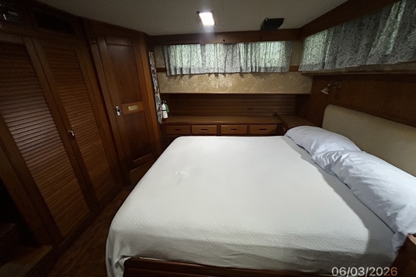 46_-Grand-Banks-Master-stateroom-starboard-8AA1C.jpg
