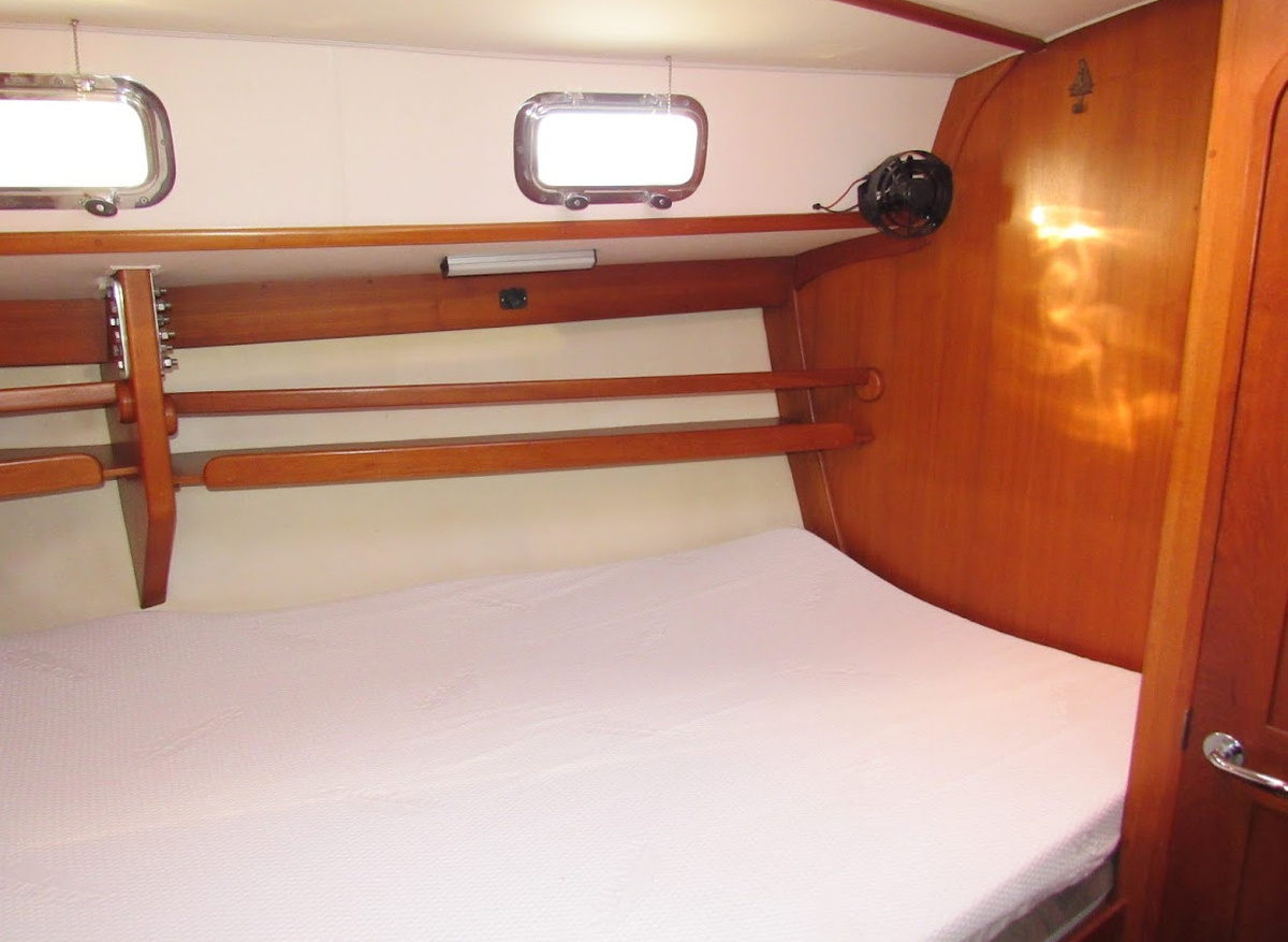 pullman berth.jpg