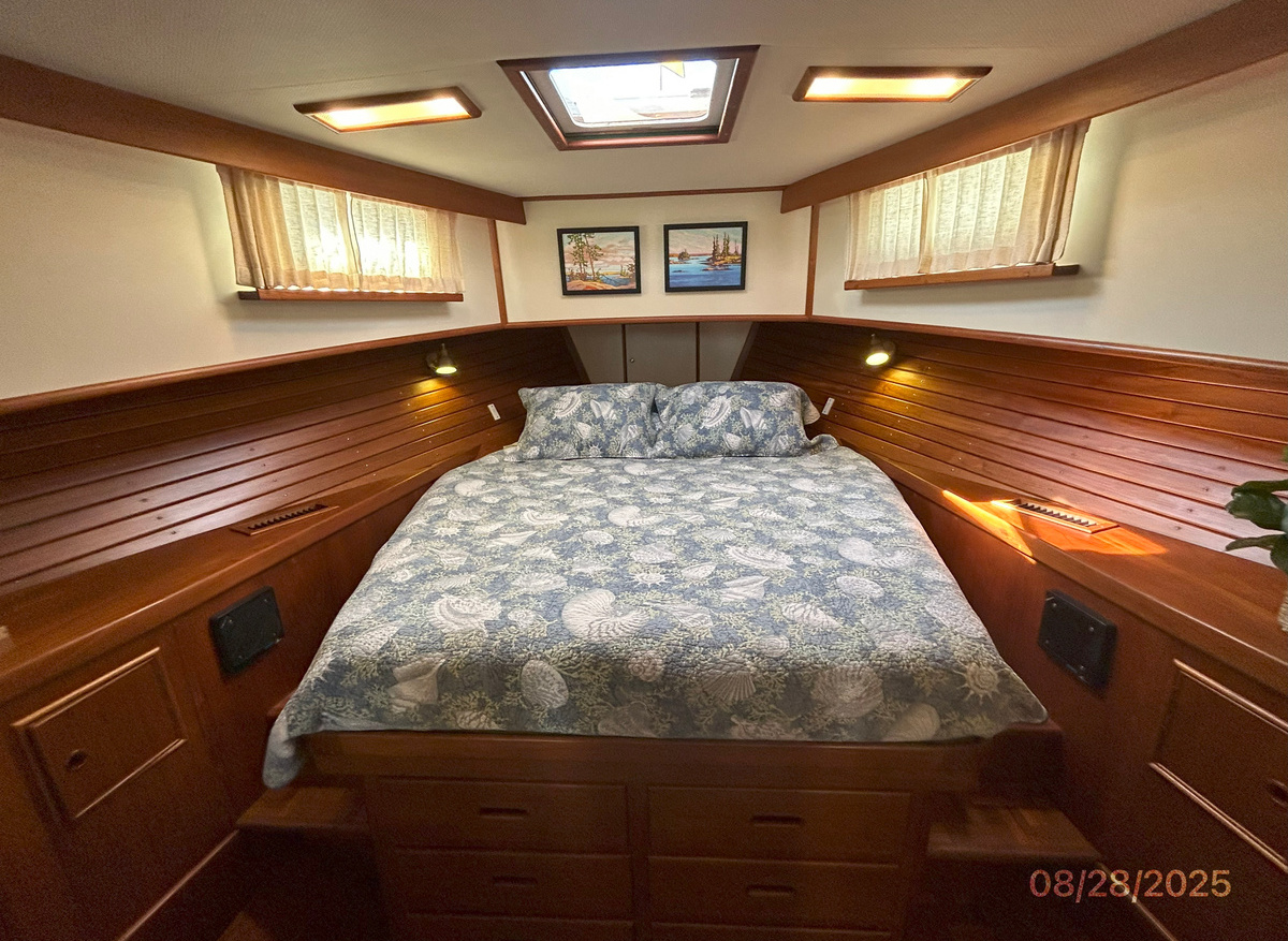 Ohana-master-stateroom-hr1-8-28-25-DEF0F.jpg