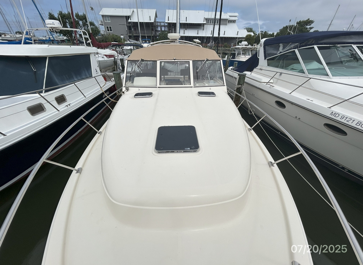 Ragtop-Lady-foredeck-aft-hr1-7-20-25-D1BF5.jpg