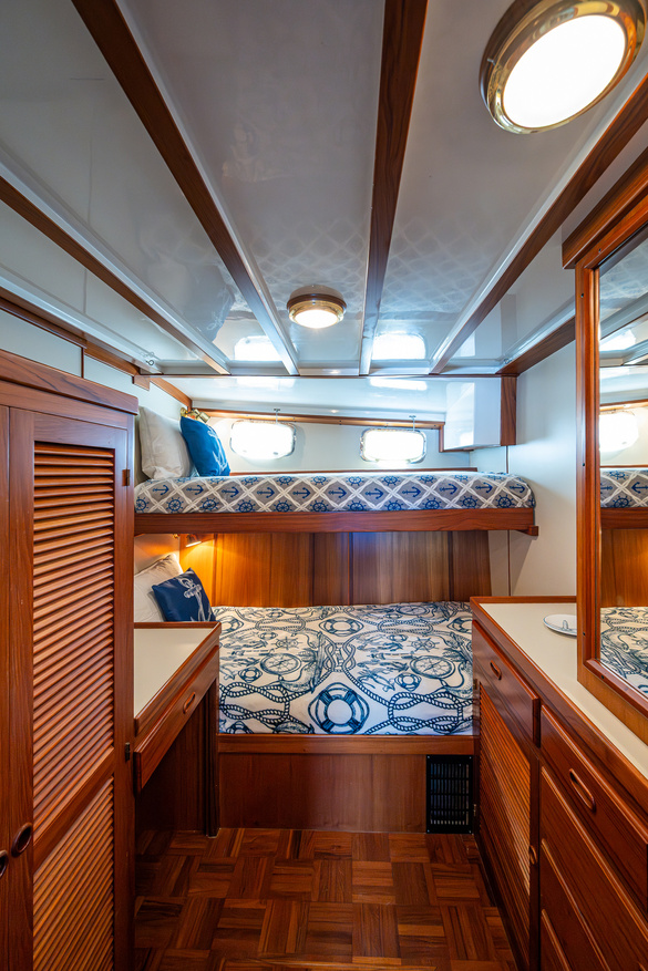 16-Starboard-Guest-Stateroom-Berths-C9C5C.jpg