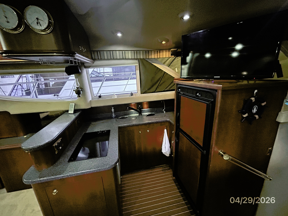Bay-Dreamer-galley-hr2-4-29-26-C721F.jpg