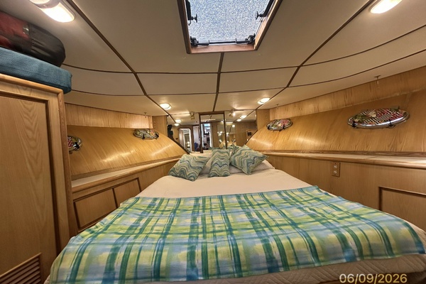 44_-High-Tech-Guest-Stateroom-B2ECF.jpg