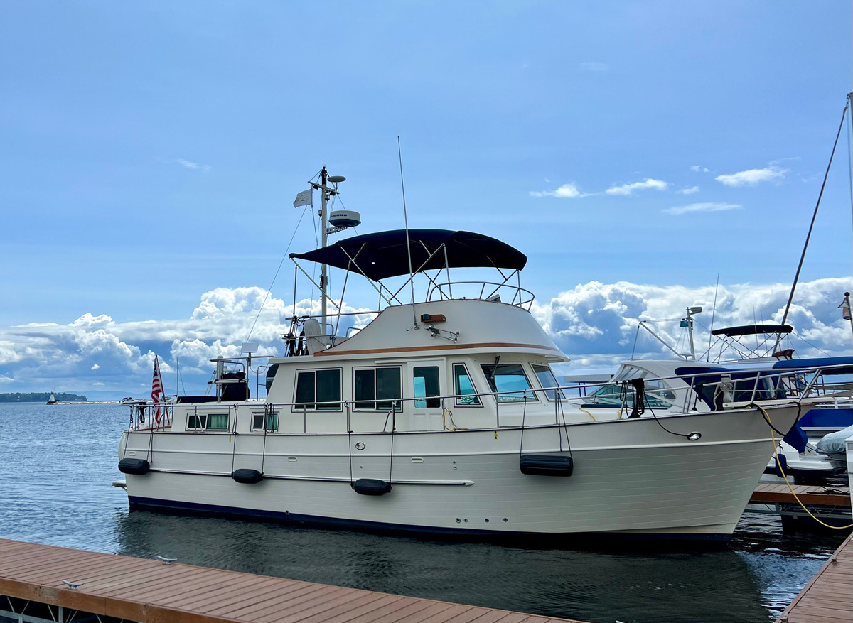 AGLCA | 2005 Mariner Orient 38 Trawler