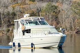 Image of 44 ft Cruisers Yachts  2000 4450  