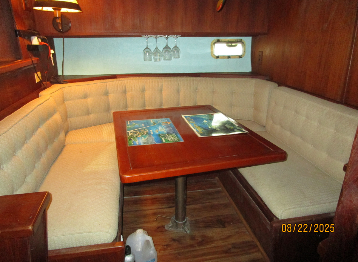 No-Regrets-dinette2-8-22-25-CFAE5.JPG