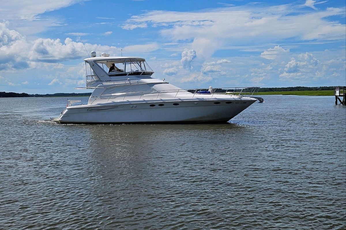 AGLCA | 1999 Sea Ray 480 Sedan Bridge
