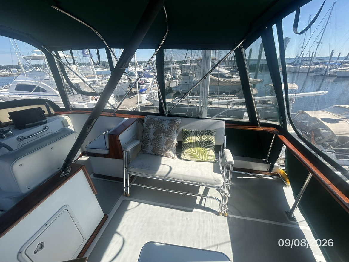 Final-Turn-36_-Monk-flybridge-starboard-E3A77.jpg