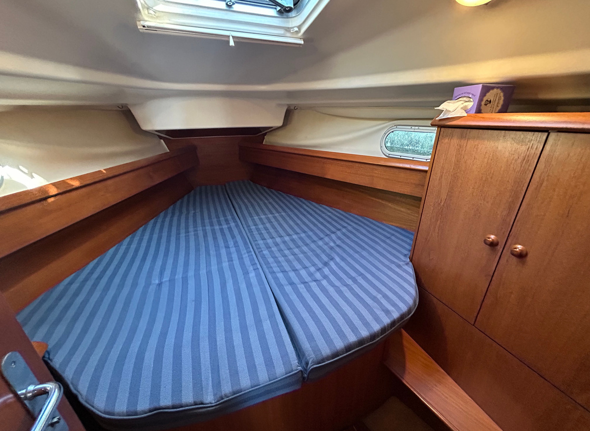 Blue Train fwd stateroom hr1 1-12-25.jpg