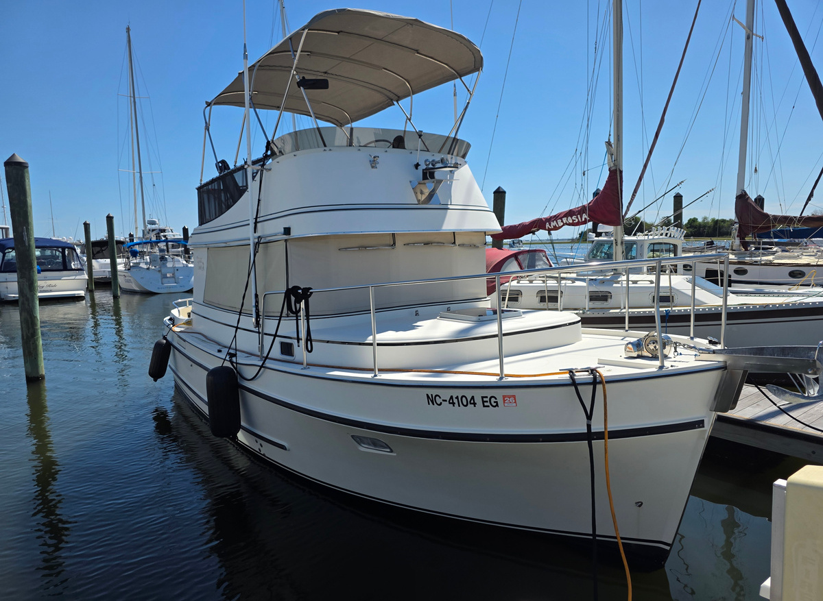Image of 2001 31' Camano - Bonjour