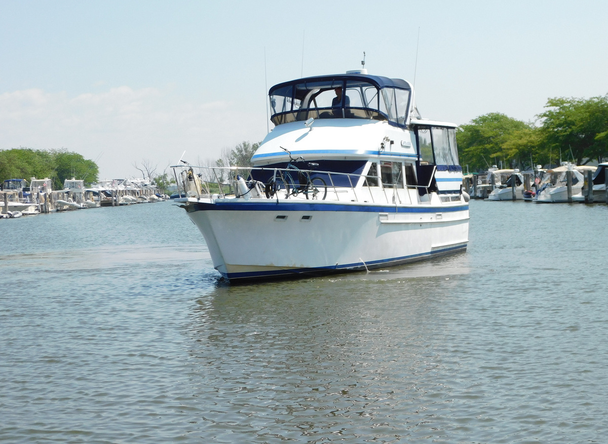Image of 1986 42' Jefferson Sundeck  Fresh off the loop. Ready to go again!