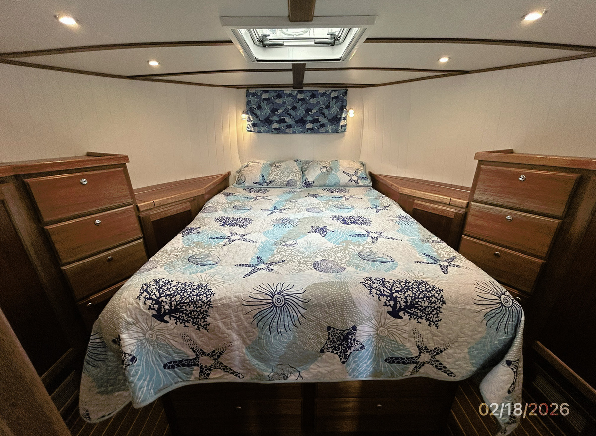 Earendil-master-stateroom-hr1-2-18-26-75843.jpg