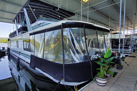 Image of 1998 Jamestowner 1667WB