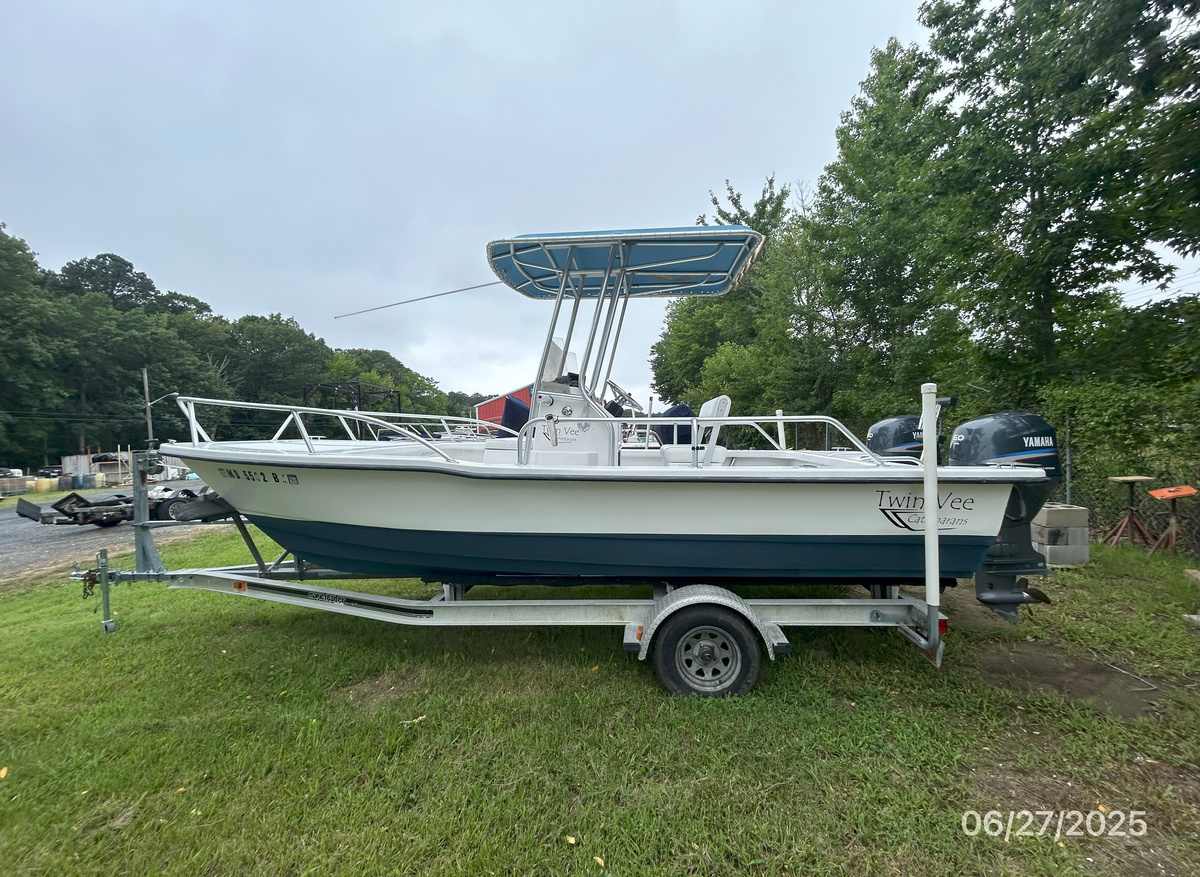 Image of 22' Twin Vee  2007 Catamaran  