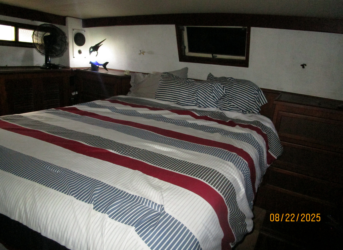 No-Regrets-master-stateroom1-8-22-25-B348B.JPG