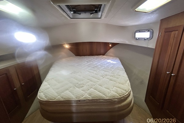 40_-Blooper-Master-Stateroom-1CF2D.jpg