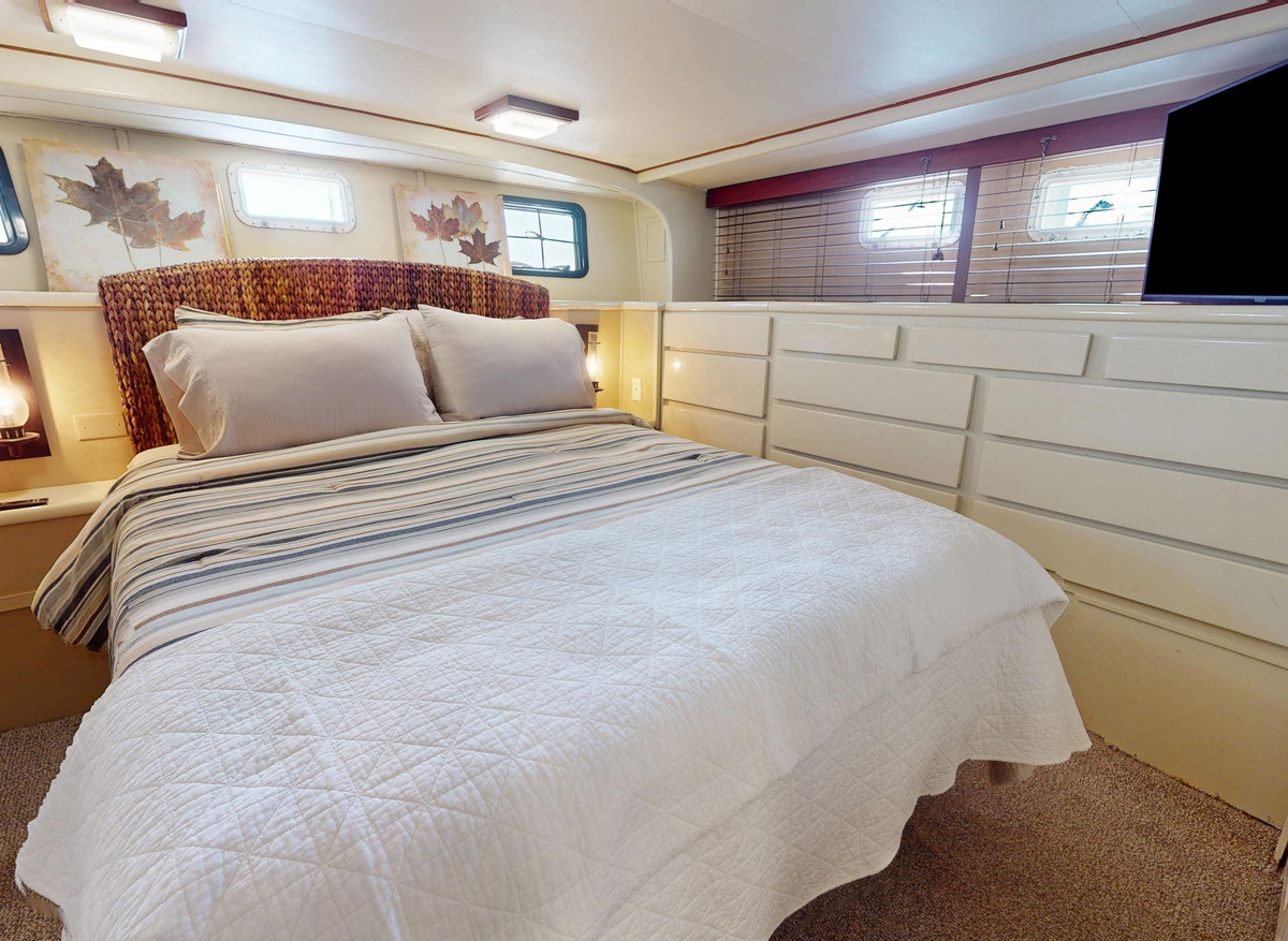 Yatch-09142025_143541-412AE.jpg