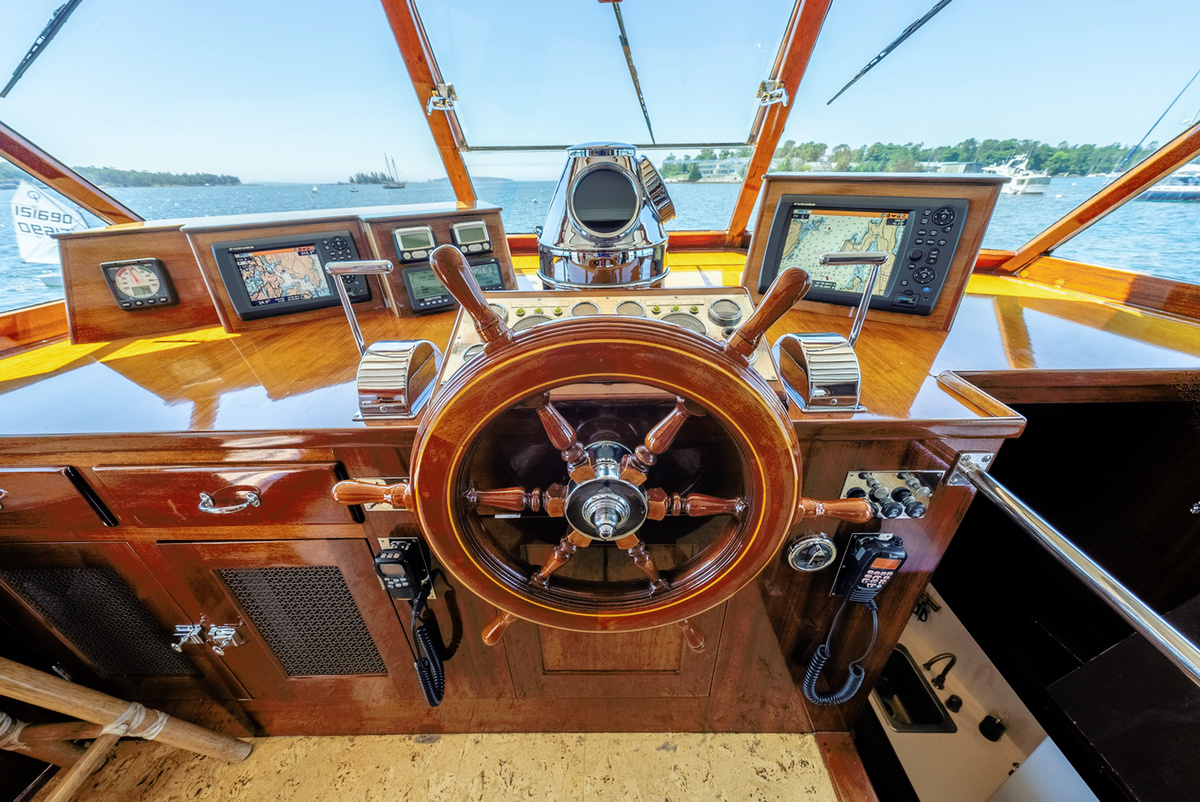 7-Helm-7547A.jpg