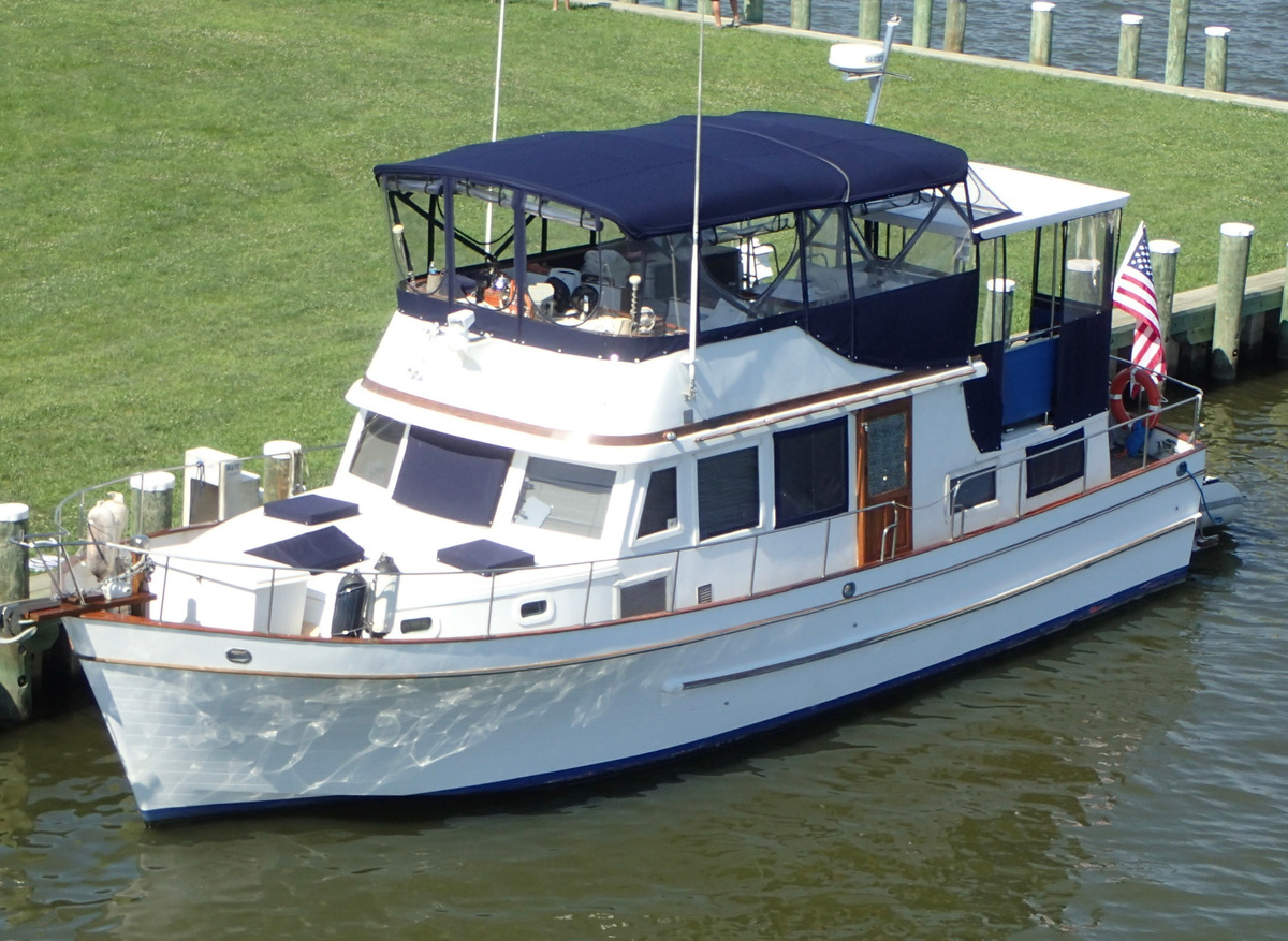 Image of 44 ft Marine Trader  1981 Double Cabin 