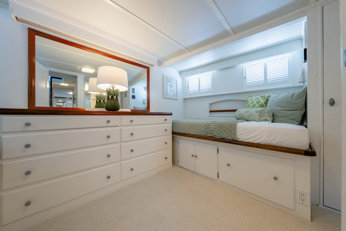 17-Guest-Cabin-56BBB.jpg