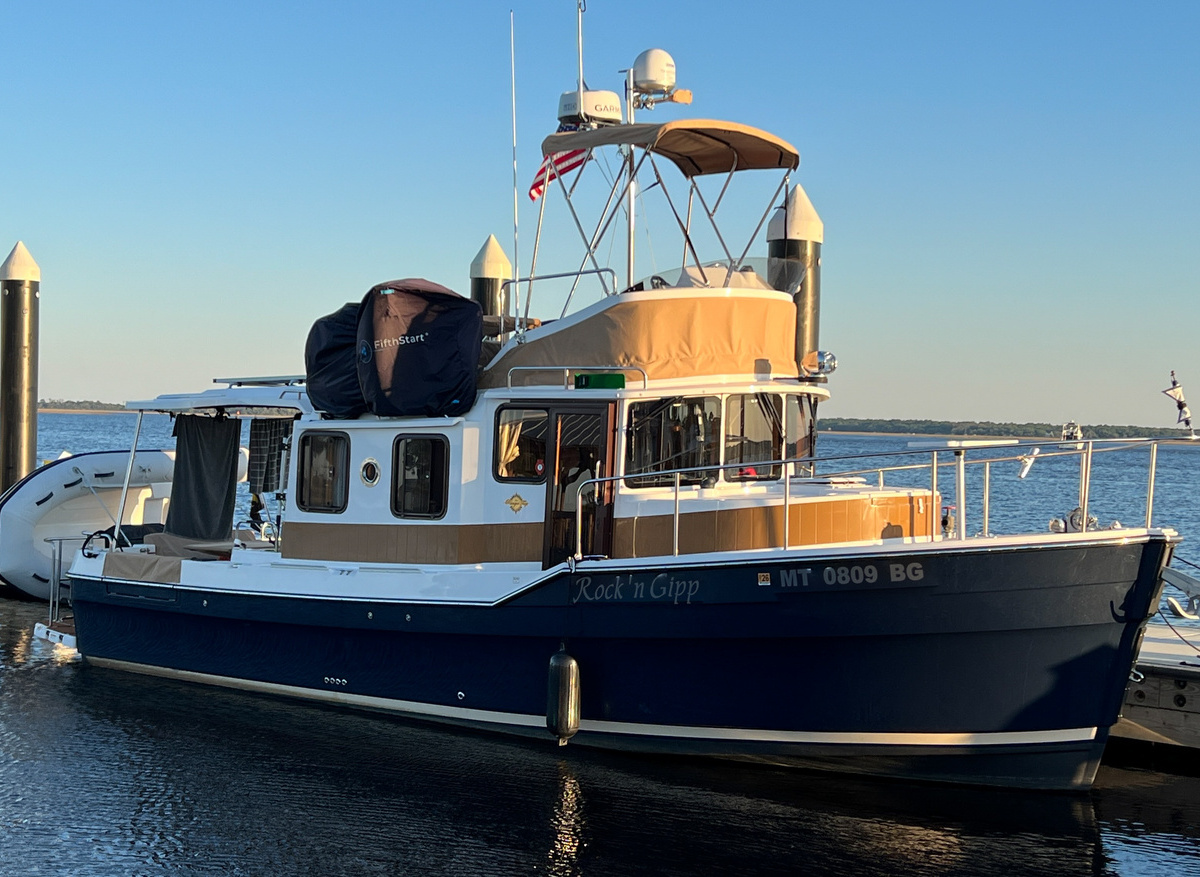 Image of Trawler: R-31CB Luxury Edition Ranger Tug