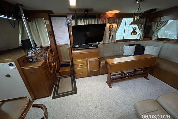 46_-Grand-Banks-salon-starboard-20DFD.jpg