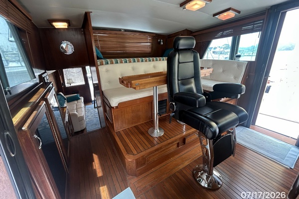 48_-Hatteras-Pilothouse-aft-CAE1C.jpg