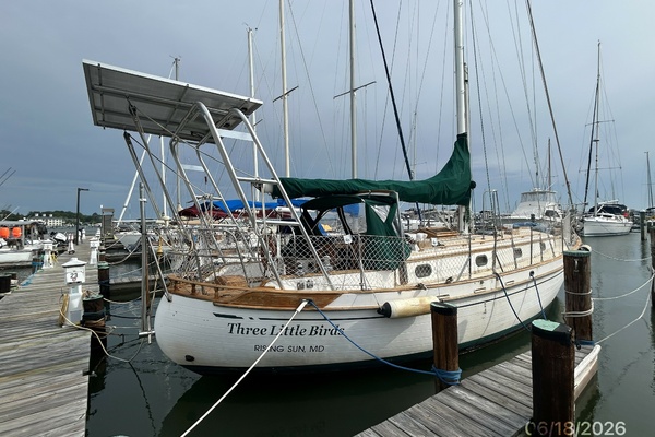 37_-Tayana-starboard-aft-profile-F6A19.jpg