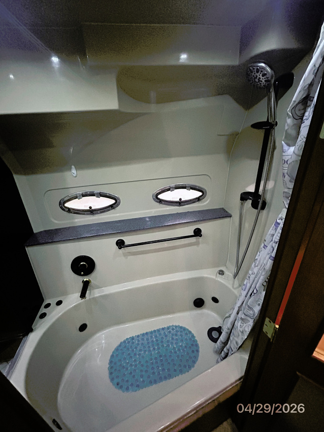 Bay-Dreamer-master-stateroom-tub-shower-hr1-4-29-26-F89EB.jpg