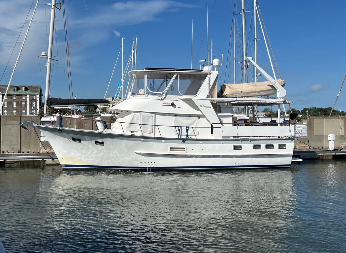 Image of 1998 DeFever 44 Sundeck Trawler For Sale By Owner