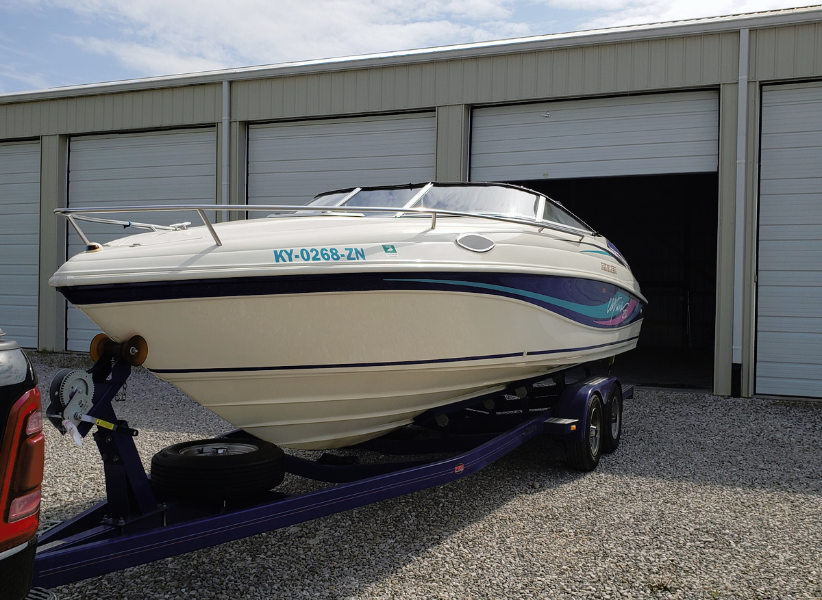 Image of 1997 Rinker 232 Cuddy Cabin
