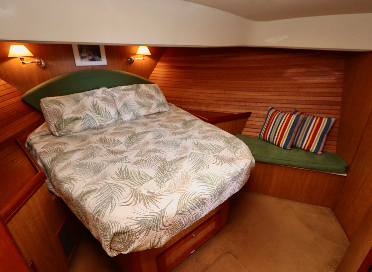 19-BLUE-NOTE-Fwd-Stateroom-Stbd-2FB14.JPG
