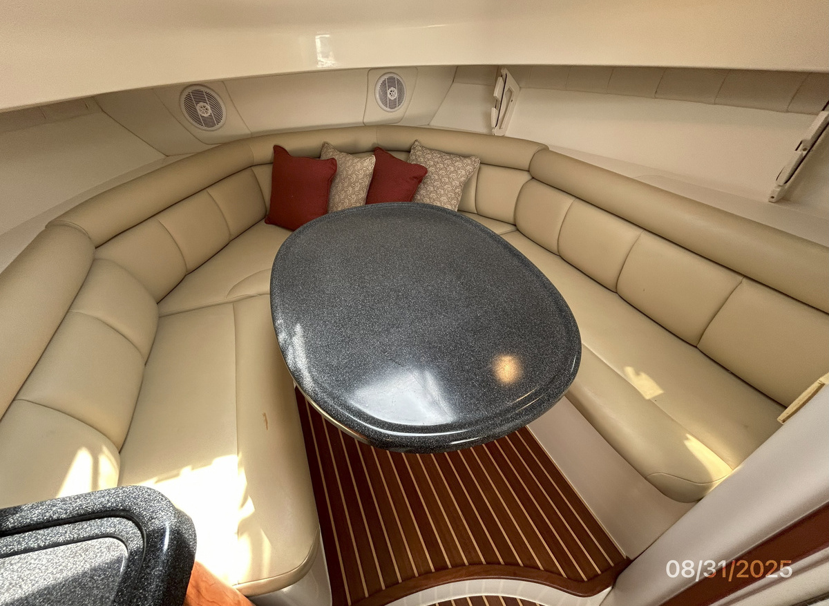 C-Cab-cabin-settee-hr1-8-31-25-E764A.jpg