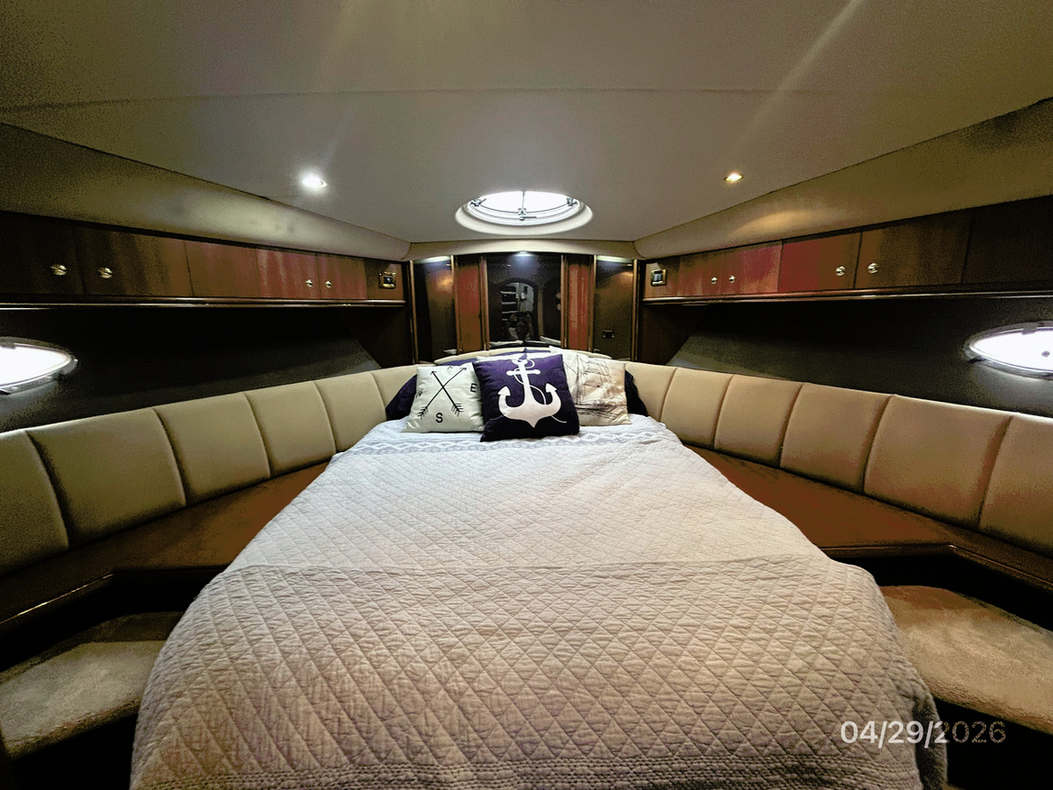 Bay-Dreamer-fwd-guest-stateroom-hr1-4-29-26-A94BA.jpg