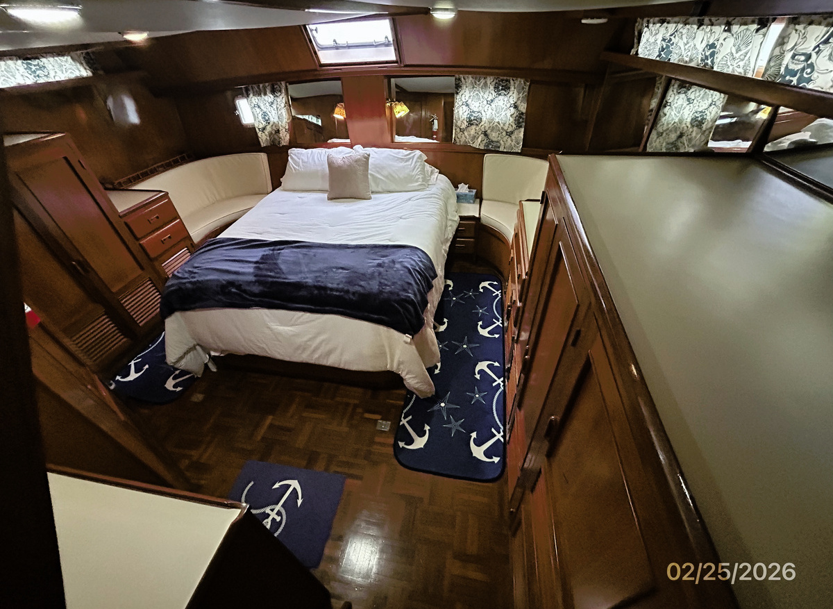 Odyssey-master-stateroom-hr1-2-25-26-F540F.jpg