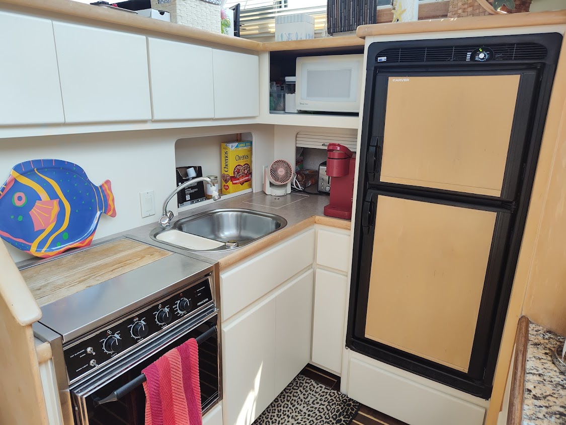 galley.jpg 15
