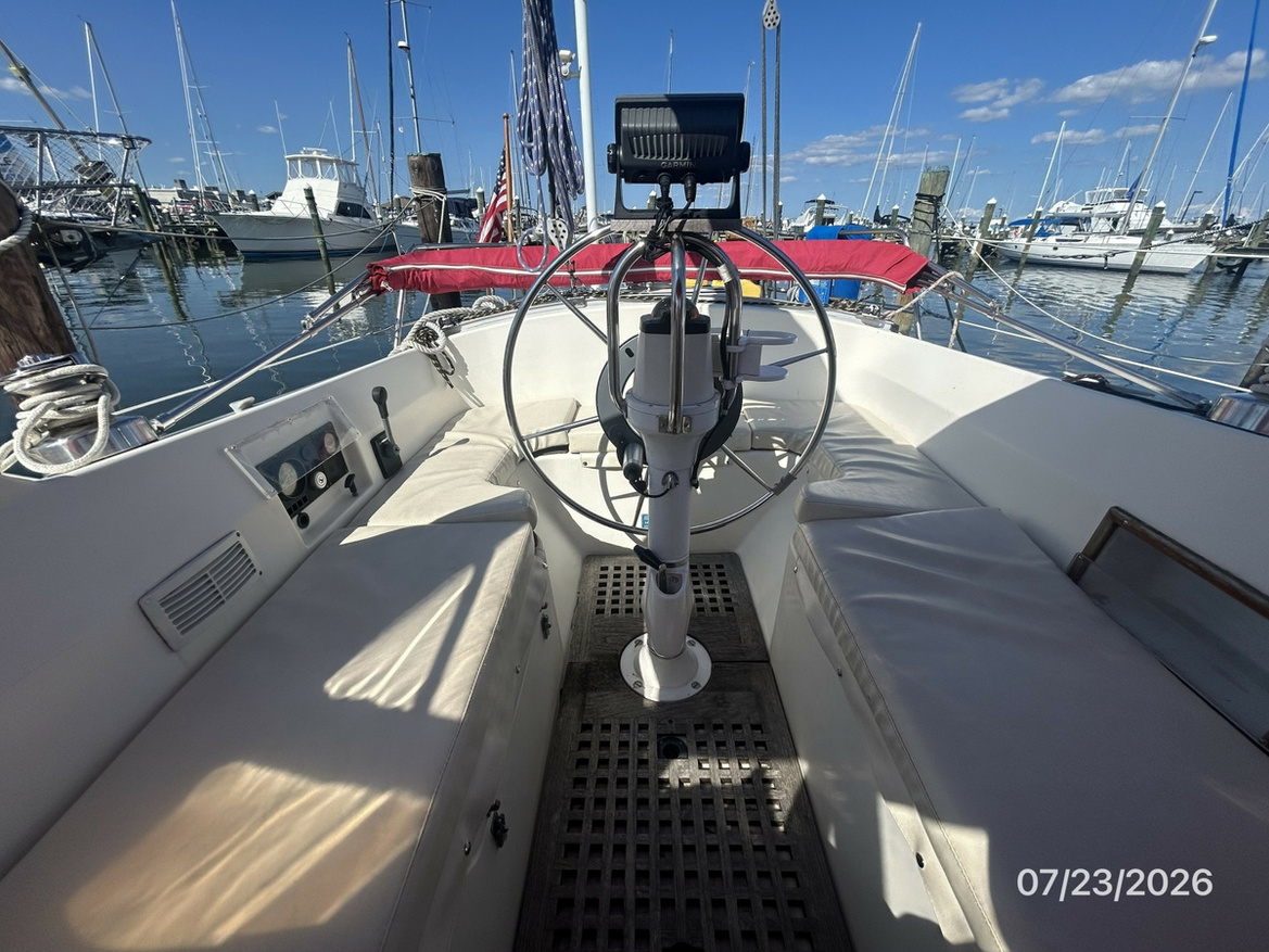 35_-Scanmar-cockpit-aft-FA1CD.jpg