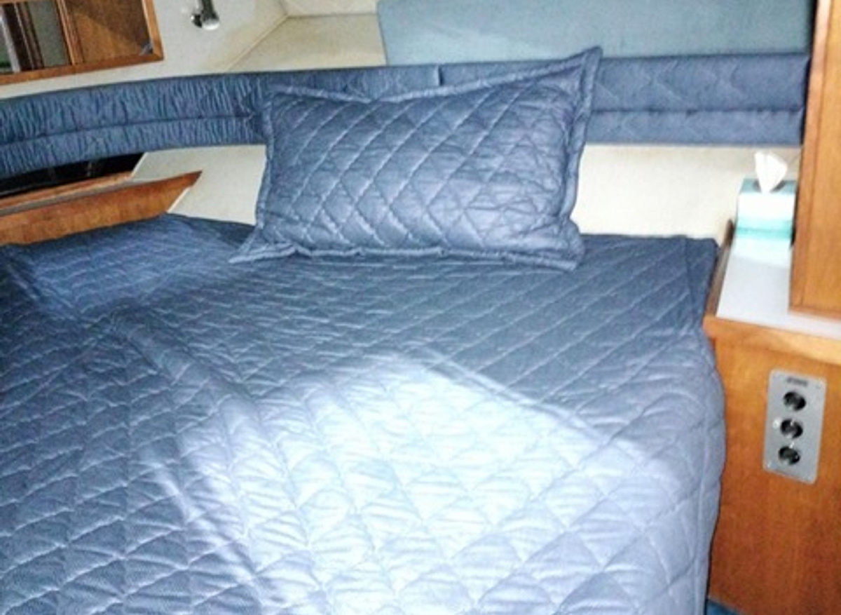 Forward Cabin berth.JPG 1