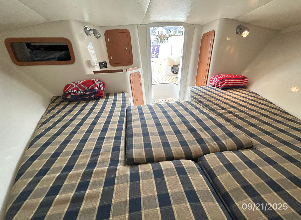 Sassy-Girl-cabin-aft-hr2-9-21-25-17E9A.jpg