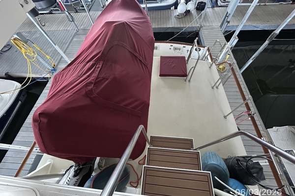 46_-Grand-Banks-trunk-cabin-aft-78DDD.jpg