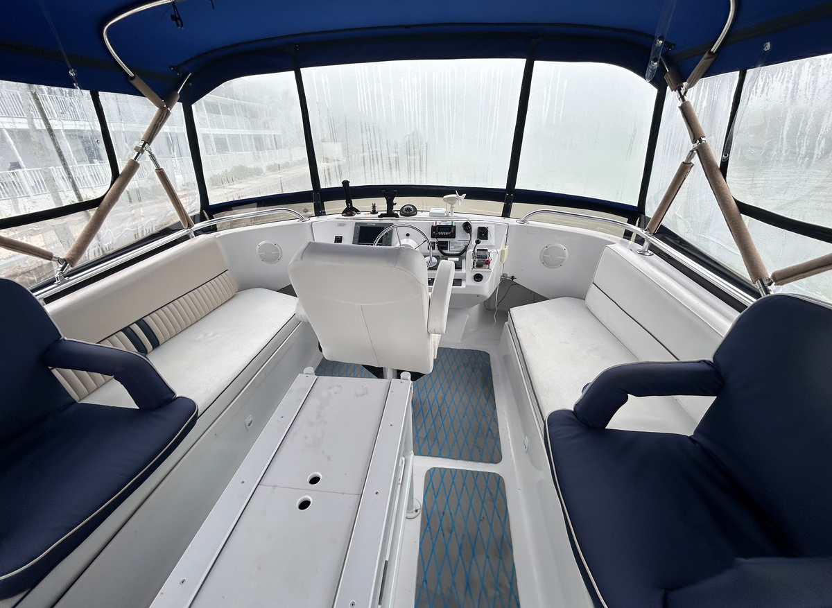 Blue Odyssey flybridge fwd hr1 12-31-24.jpg