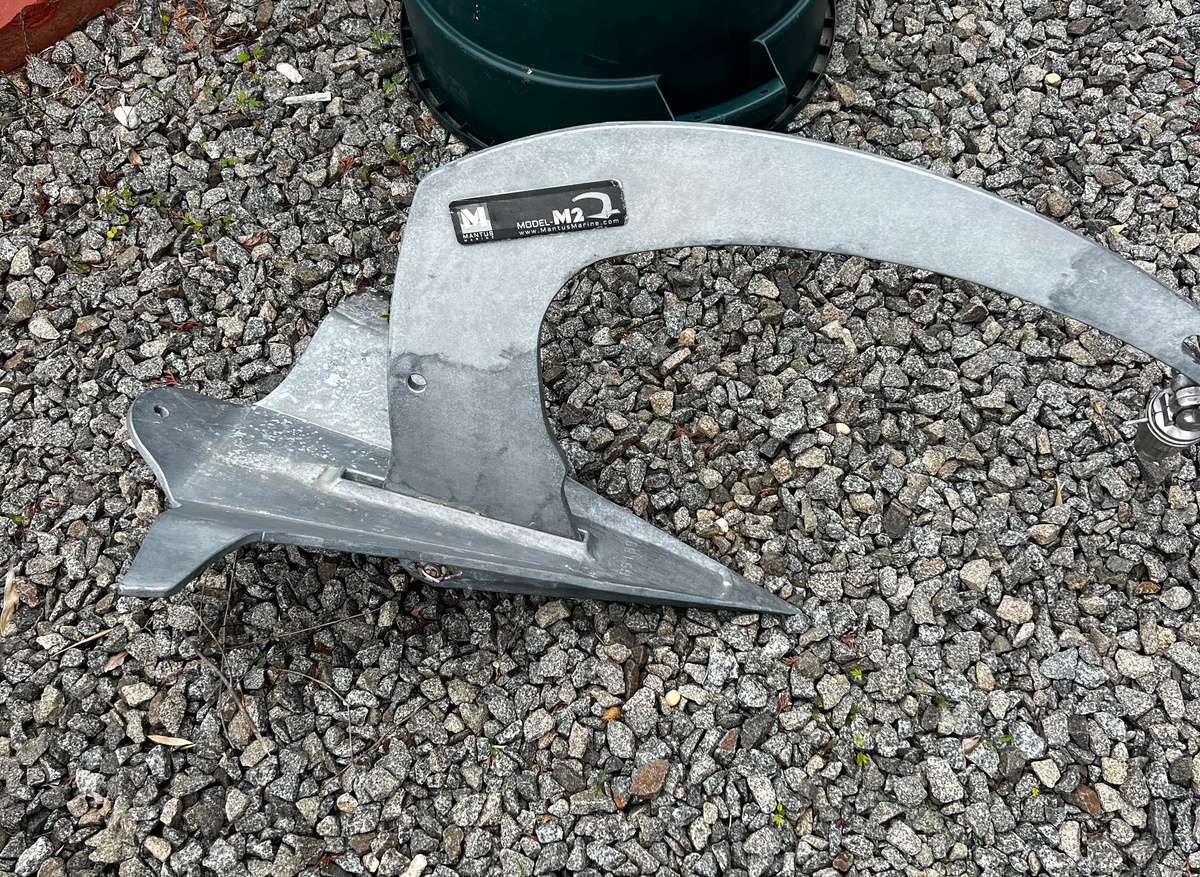 Image of Mantus M2 65lb. anchor with Mantus swivel