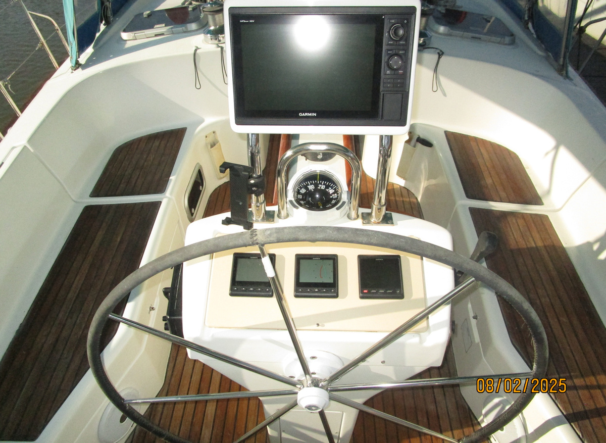 Blue cockpit helm 8-2-25.JPG