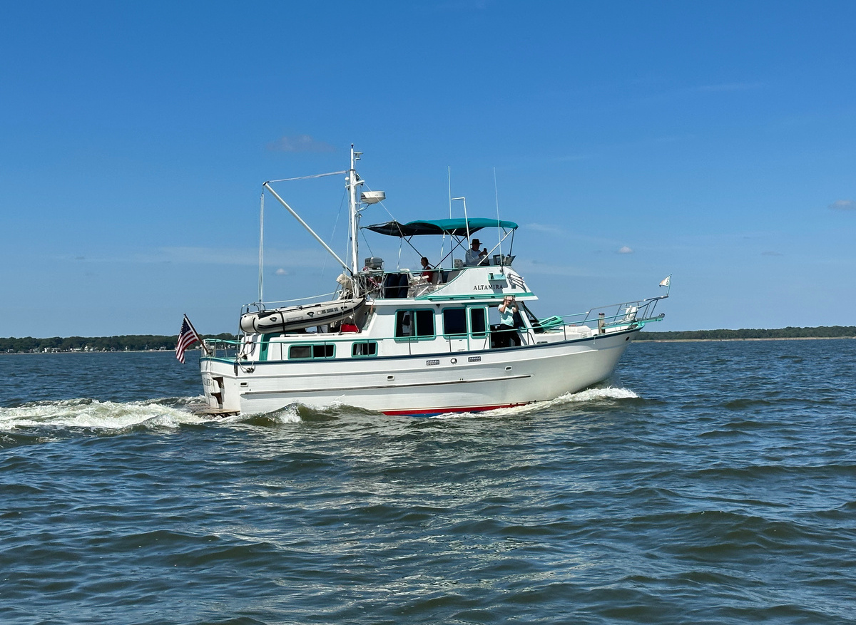 Image of 38' Marine Trader  1989 38 Double Cabin  