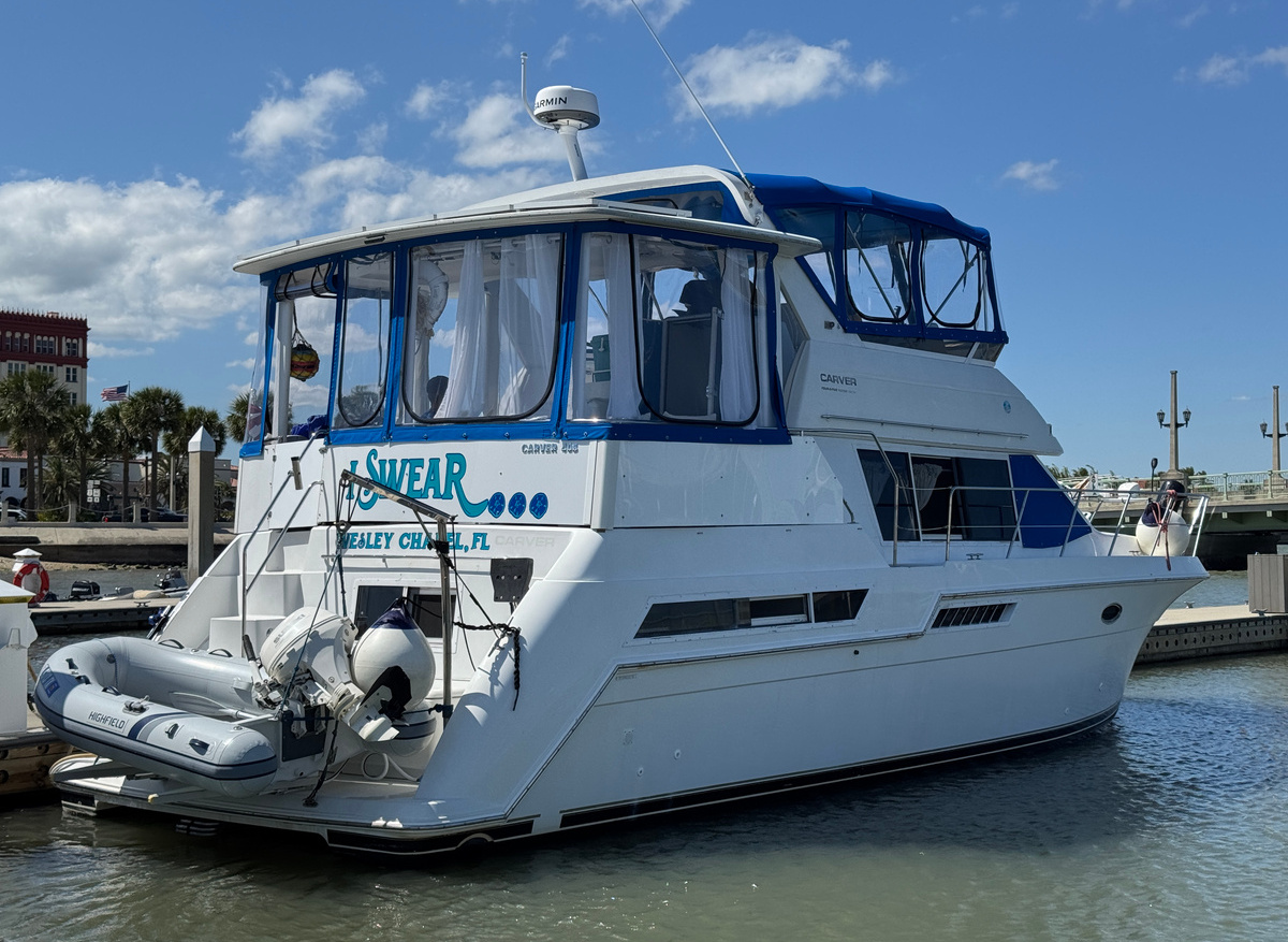 Image of 1998 Carver 405