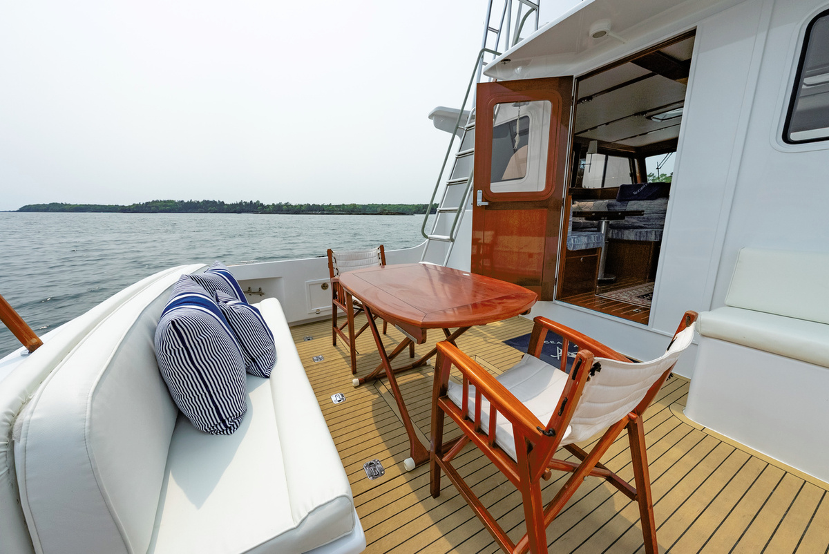 16-Aft-Deck-77DED.jpg